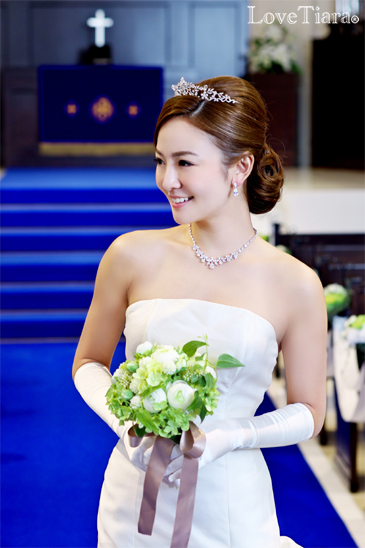 着用イメージ ティアラ ウエディング 結婚式